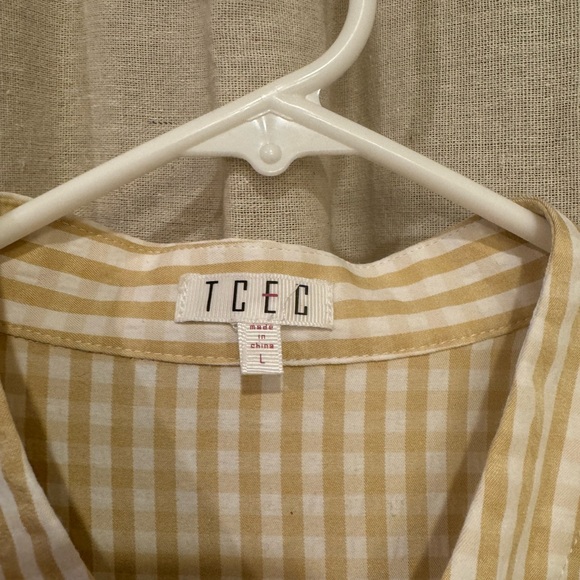 Women’s checkered midi dress. Very flattering, flowy and comfortable - Picture 3 of 3